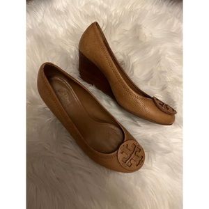 Tory Burch Brown Leather Sally Wedge 6.5